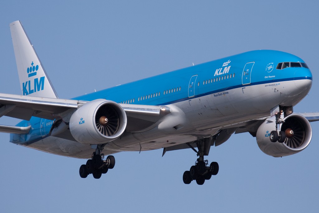 Церковь Сан Андрес Шекуль (San Andres Xecul) KLM aircraft 1024x683 Церковь Сан Андрес Шекуль (San Andres Xecul)